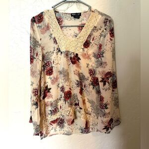 🔥 3/15 SALE 🔥 About a Girl Floral Lace Collar Long Sleeve Blouse